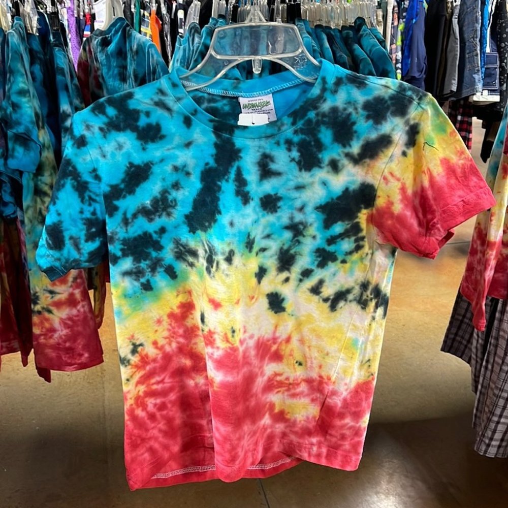 Youth, medium tie-dye T-shirt, unspeakable friend, youth, medium